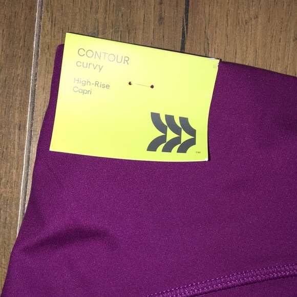 NWT All in Motion Purple Contour High Rise Capri - Picture 5 of 5